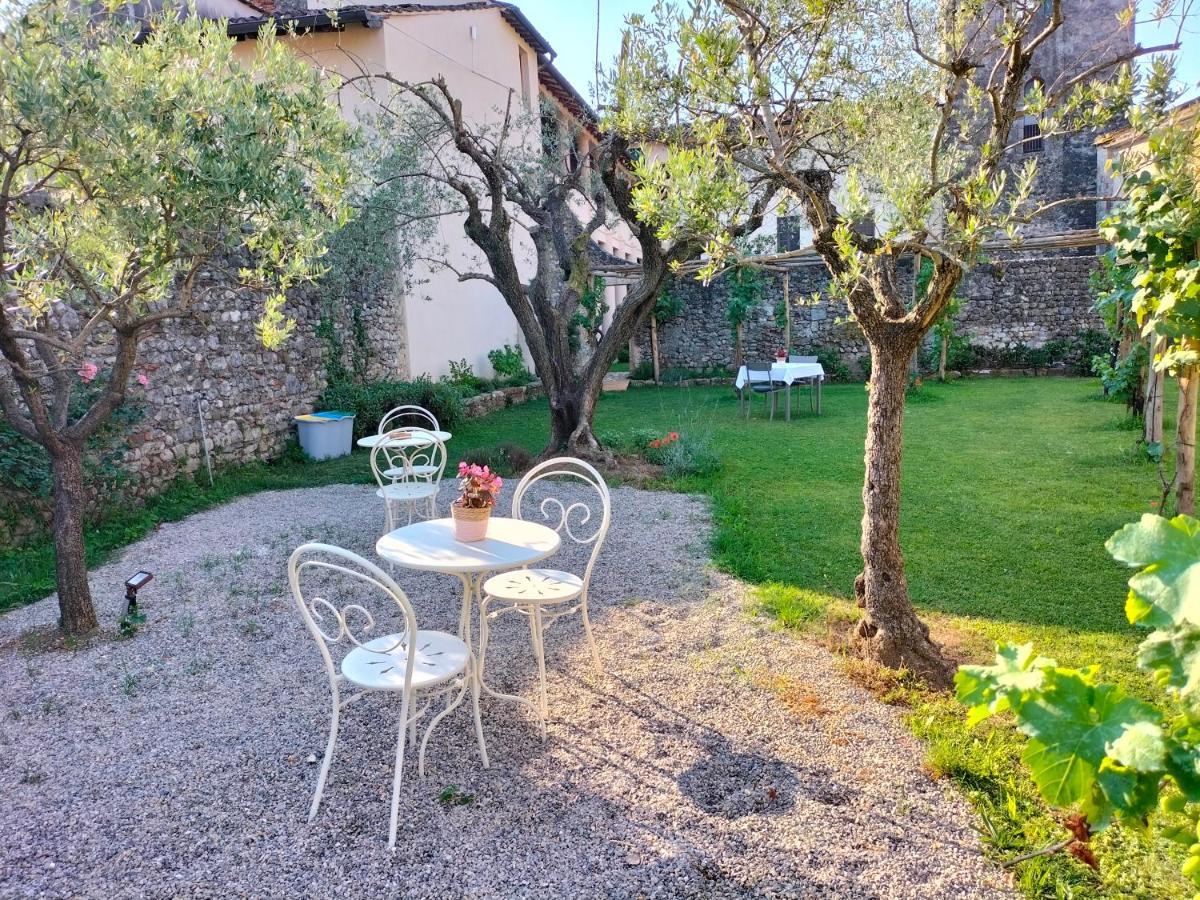 Badia Giulia Prestigious Historical B&B, Camaiore Adults Only - Pets Free ภายนอก รูปภาพ